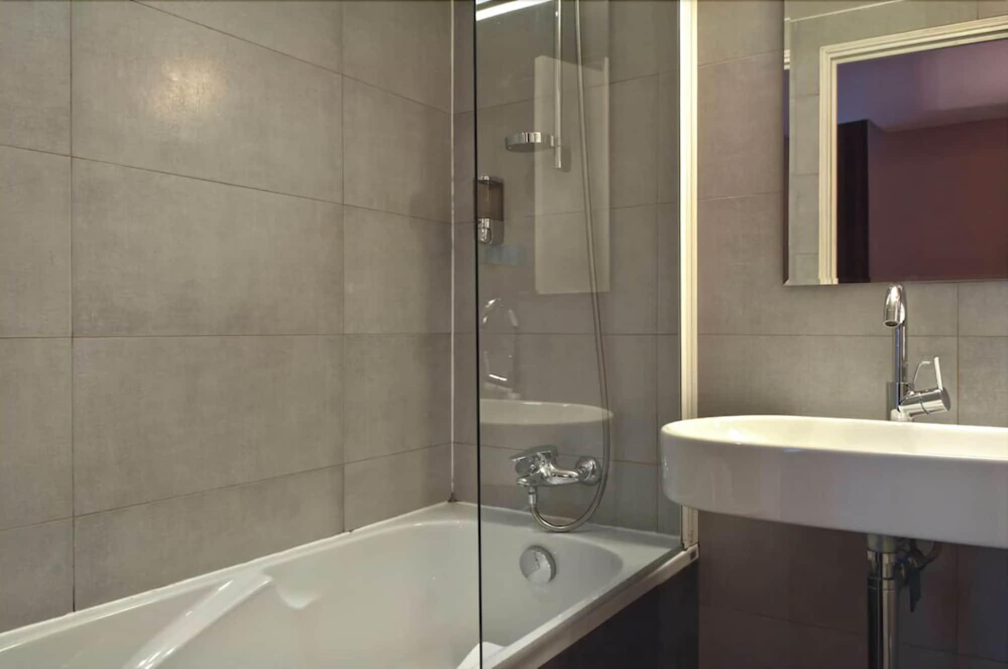 Hotel Eugenie Paris Bagian luar foto